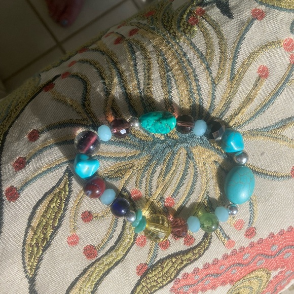 Beaded stretch bracket 7” with genuine turquoise and multicolored beads - Picture 5 of 12